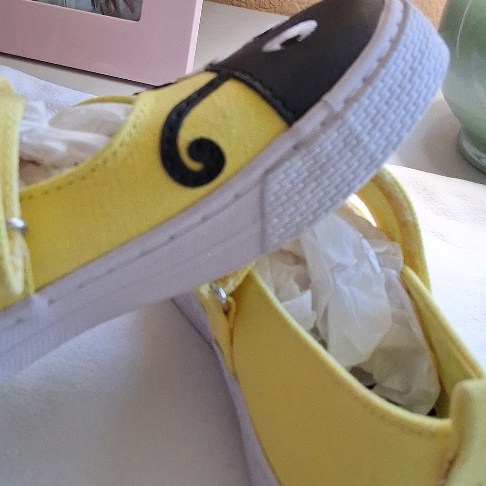 Gymboree Yellow Bee Face Mary Jane Sneakers - Picture 5 of 5